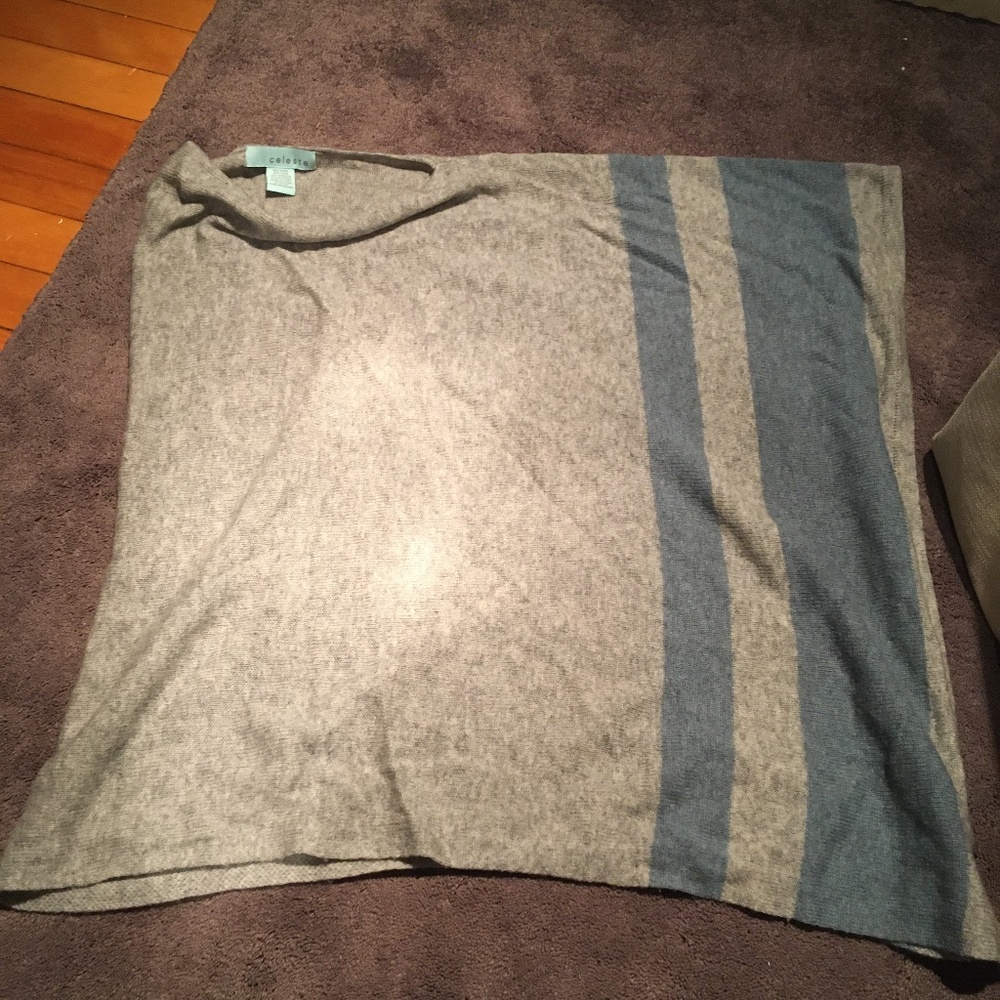 Celeste Wool/cashmere women’s poncho, one size